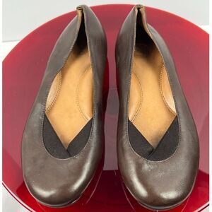 Nurture Brown Leather Ballet Flats Elastic V-Neck Vamp Comfort Shoes Size 6M EUC